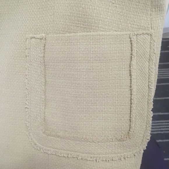 Ladies taupe coloured jacket from Nygard Collection. Size 14. Silk and Rayon - Picture 3 of 4